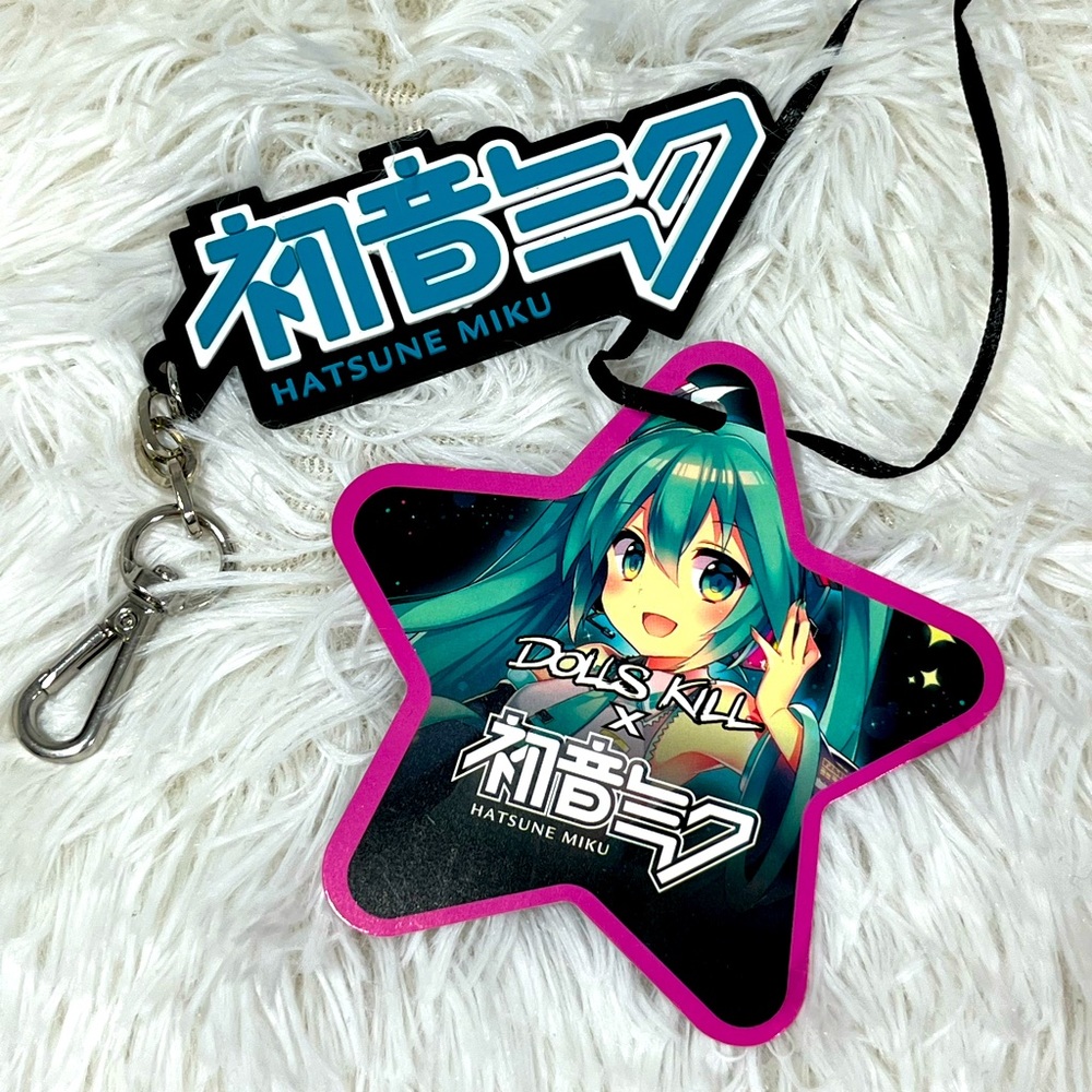 DOLLS KILL x HATSUNE MIKU Rubber Logo Keychain Zipper Pull Black Blue
